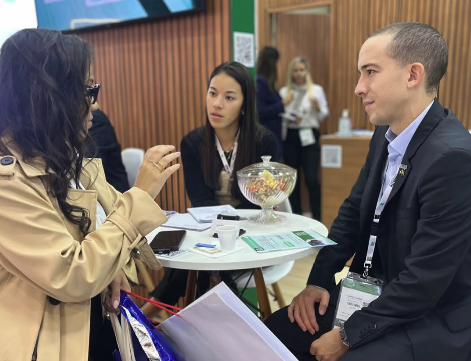 Register Medical Group team meeting with a healthcare professional